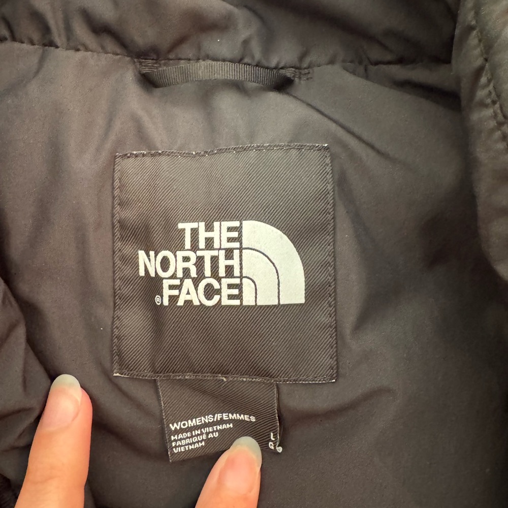 The north face black puffer vest - Picture 3 of 4